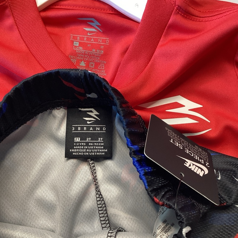 Nike Kids Matching Set in Red and Black - Picture 4 of 4